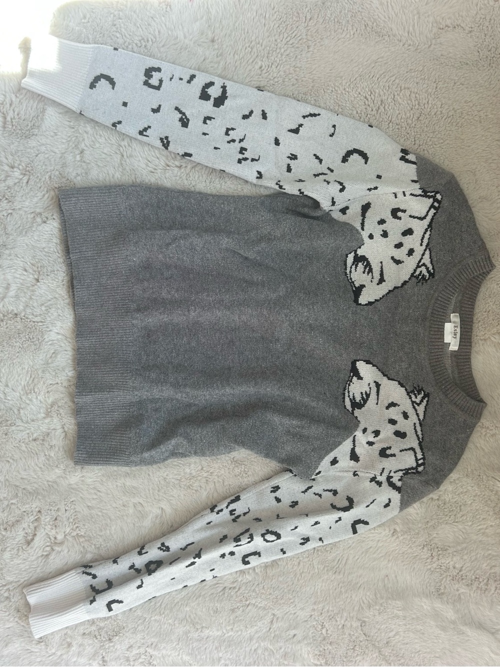 Esley Gray & White Leopard  fitted small Crewneck Sweater